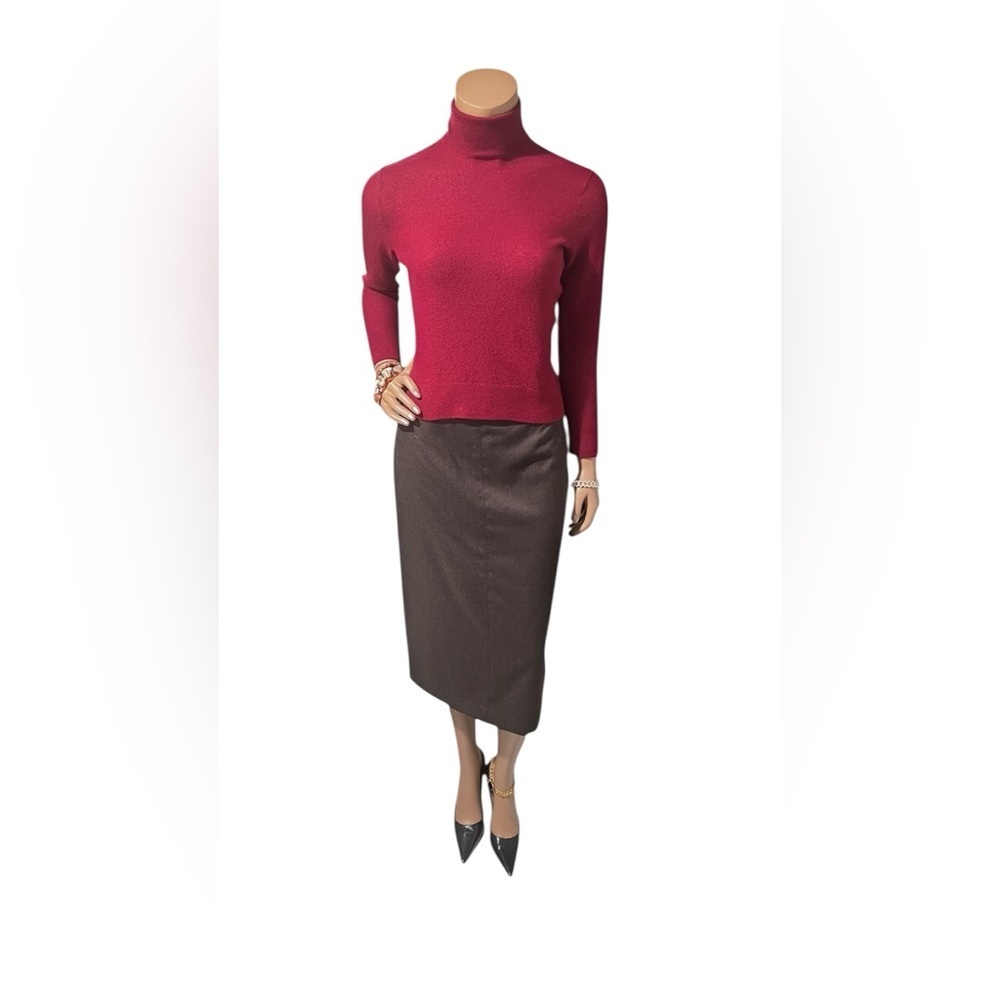 Chic Brown Pencil Skirt and a Banana Republic knit Sweater. Y2K Trending☑️ - Picture 8 of 15